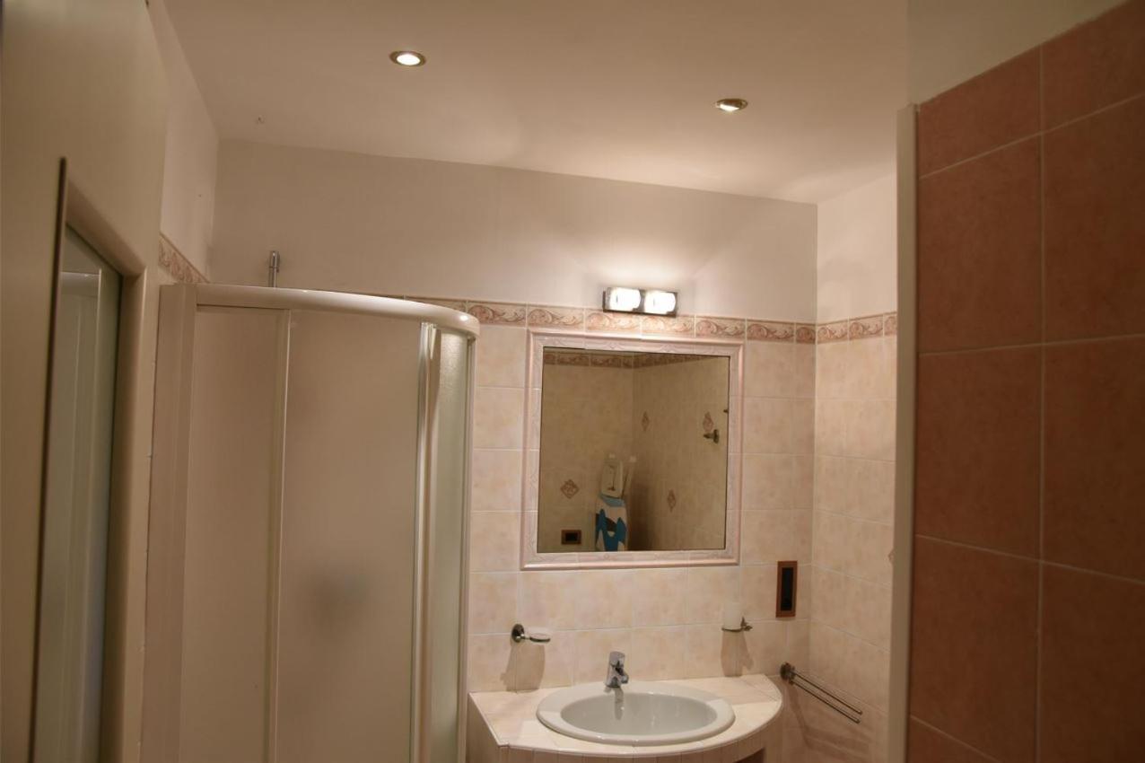 Lognomoelafatina Apartment Бавено Екстериор снимка